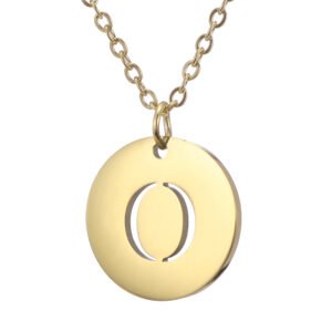 Collar de acero inoxidable con dije "O" dorado